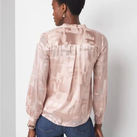 White House Black Market Satin Blouse in Light Pink - Picture 3 of 4
